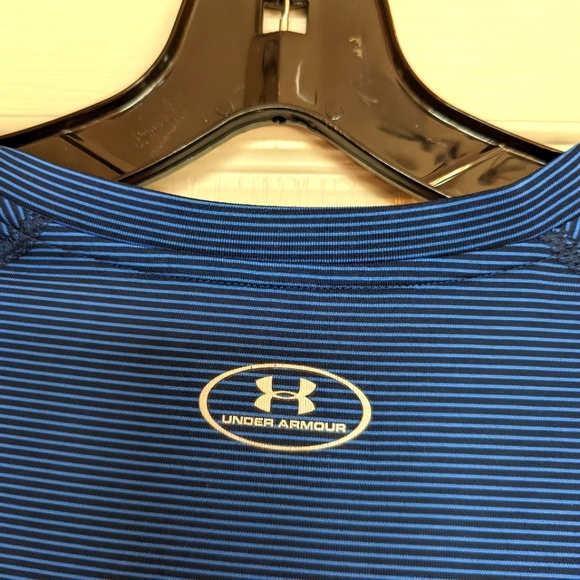 Ladies Under Armour Heat Gear XL V-Neck Lightweight Shirt Blue on Blue Pinstripe - Picture 5 of 5